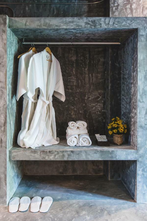 Stucco Loft Residency Otel Chiang Mai Oda fotoğraf