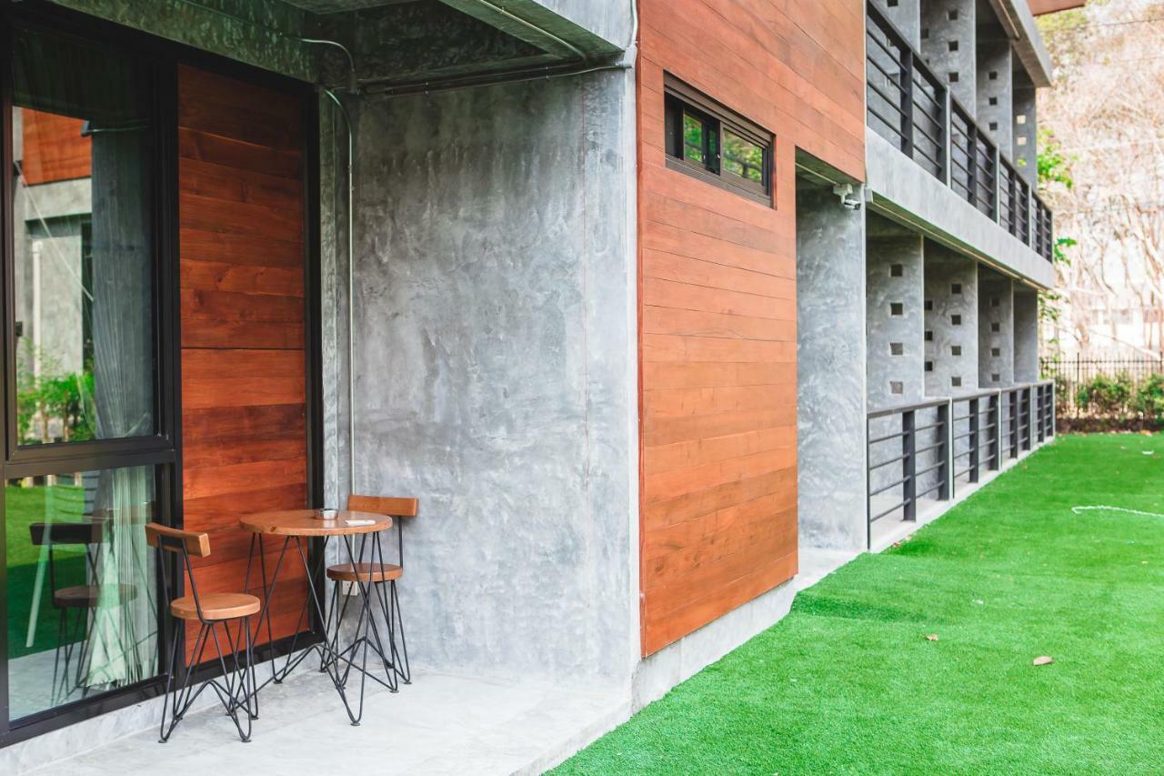 Stucco Loft Residency Otel Chiang Mai Oda fotoğraf